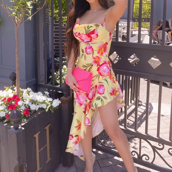 NBD Dresses & Skirts - NBD Kaz Gown in Yellow Watercolor